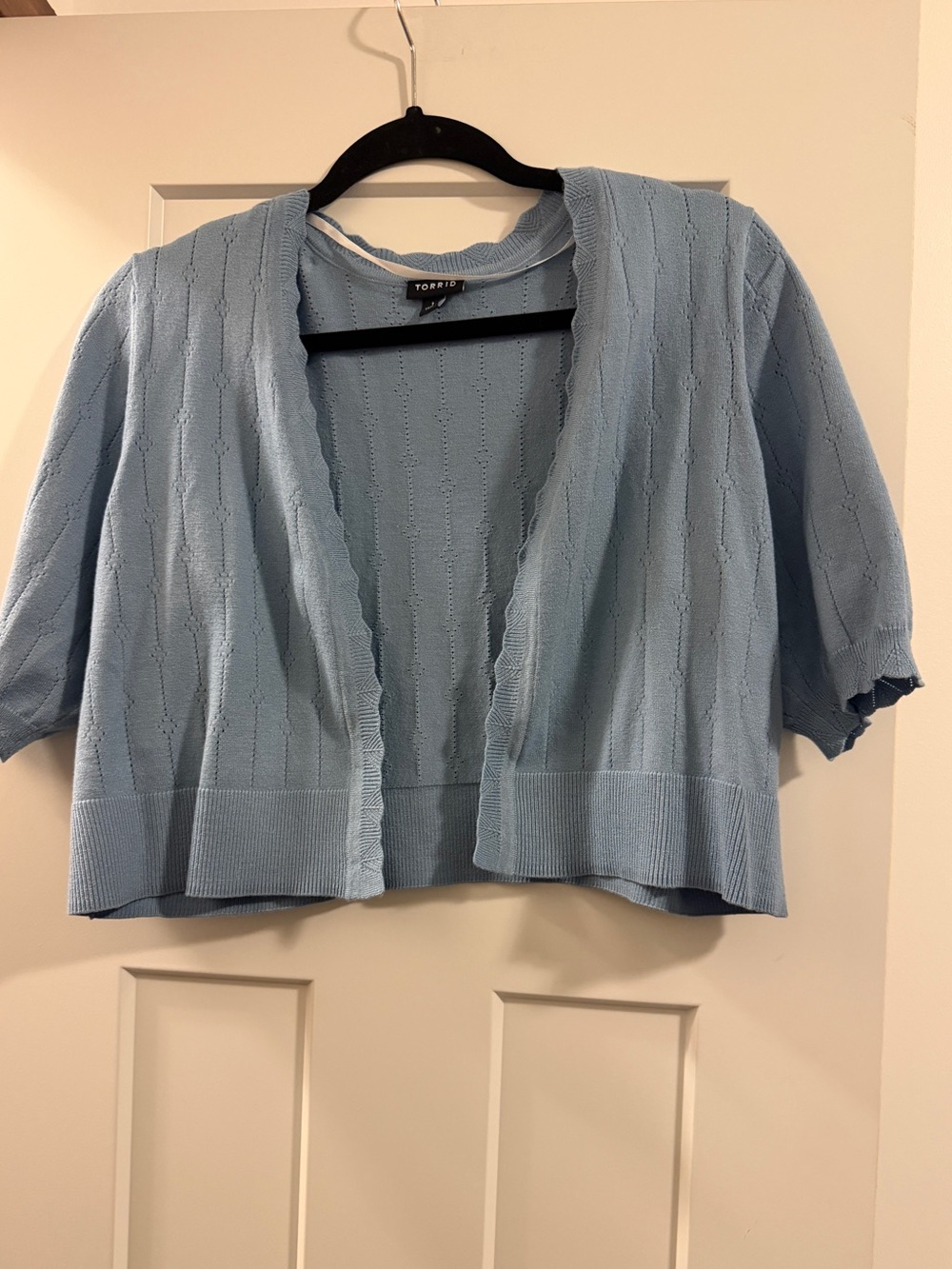 Adorable cropped sweater